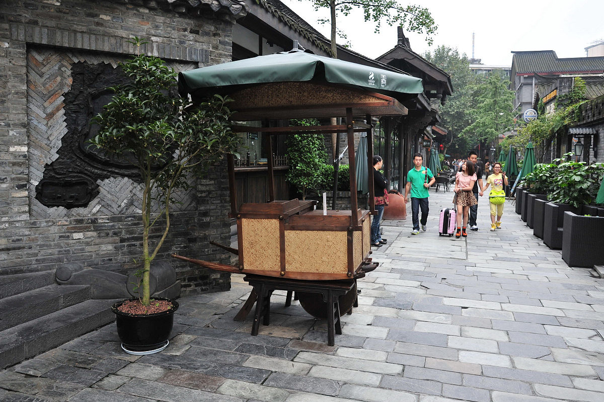 襄阳旅游服务学校2023年招生专业有哪些？就业前景好吗？