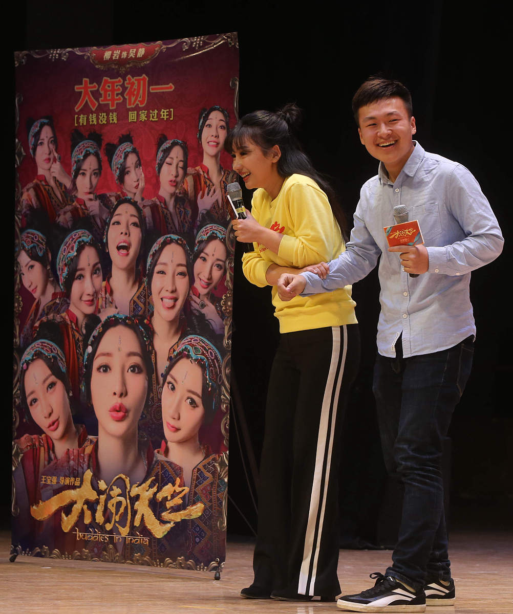请不少于800汉字的博客文章语言要幽默风趣不要和网上的文章有重复。主题是：国产喜剧片排名前十的电影推荐10部高分喜剧电影