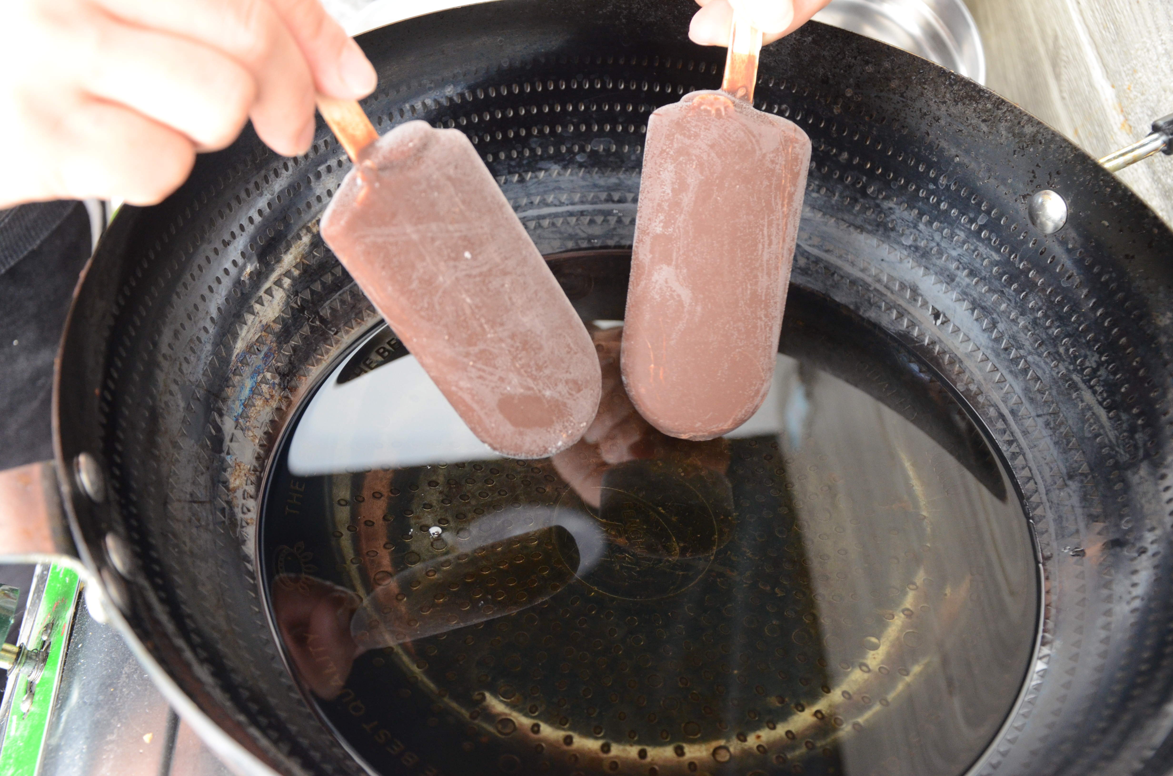 教你做超好吃的炸雪糕,放两个鸡蛋,简单一做,香酥爽口,真好吃