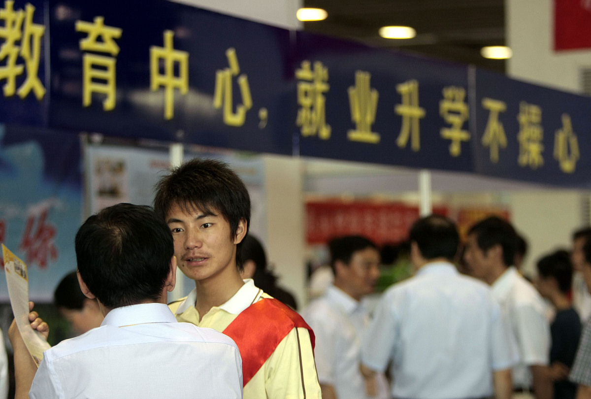 江苏女生中专专业推荐：护理、旅游管理、美容美发