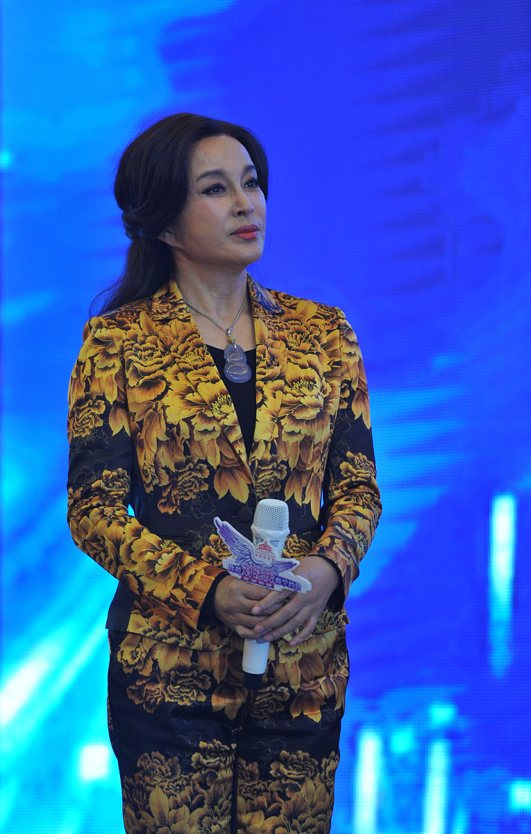 写一篇关于刘晓庆的公众号文章