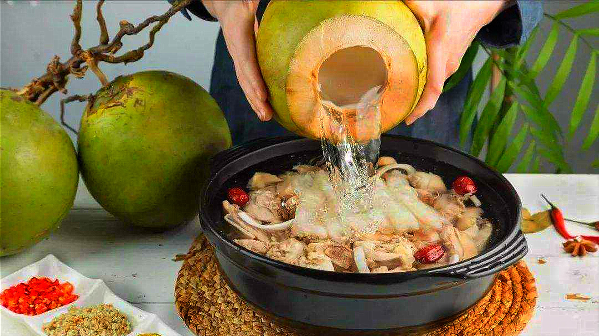 大厨分享:椰子鸡火锅,冬日里最爱!吃了不上火,不油腻毫无负担