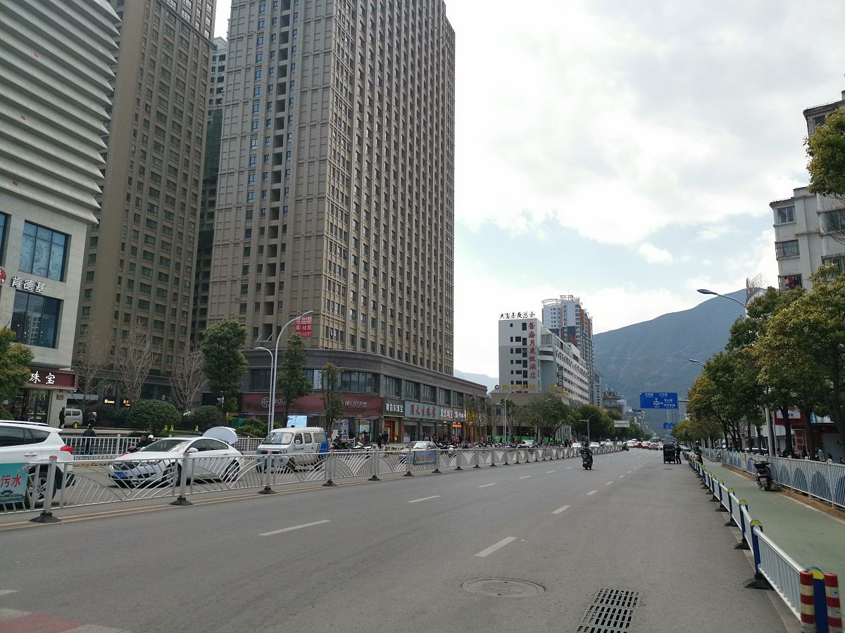 大理大学地址：云南省大理市下关镇