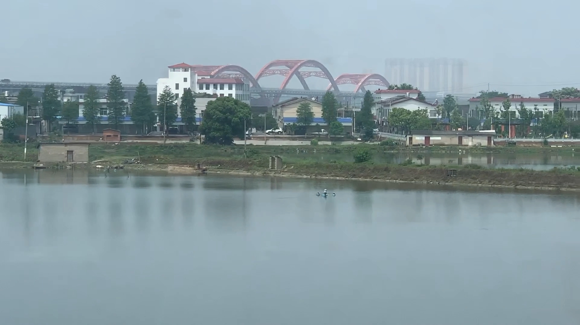 [图]列车奔驰在湖南大地 下集 美景连连 无奈的是树木太多有碍观瞻