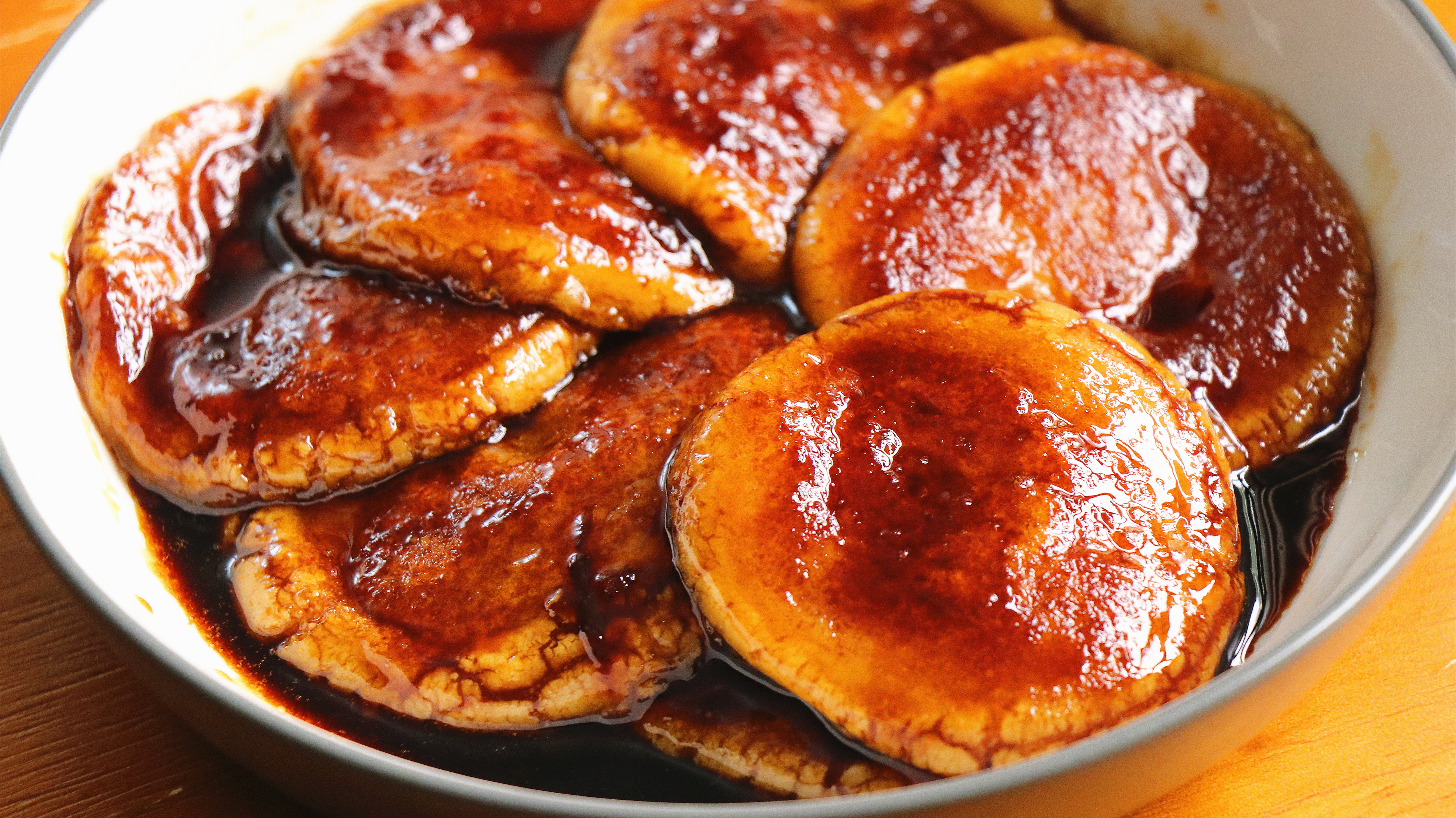 家里有糯米粉的试试做糍粑,不蒸不煮,外层焦香,里面软糯拉丝