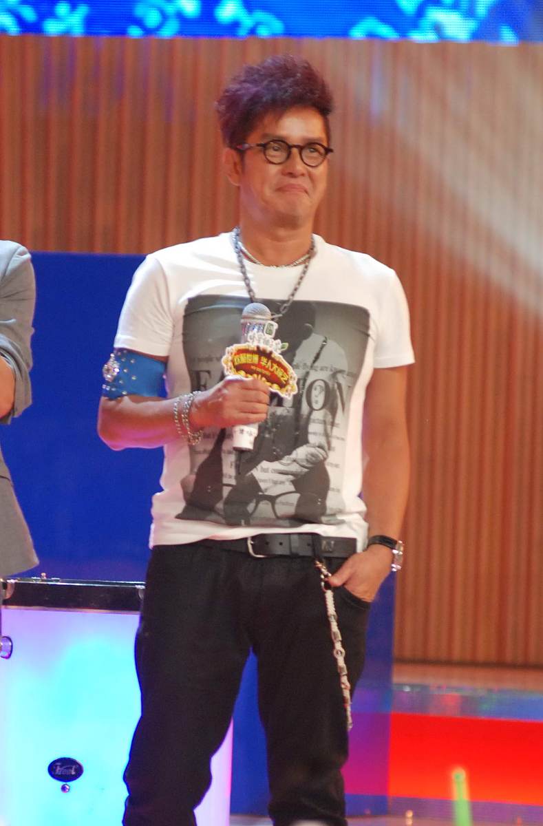 2010年<strong>8</strong>月9日,上海,娱乐节目《华人大综艺》录制.