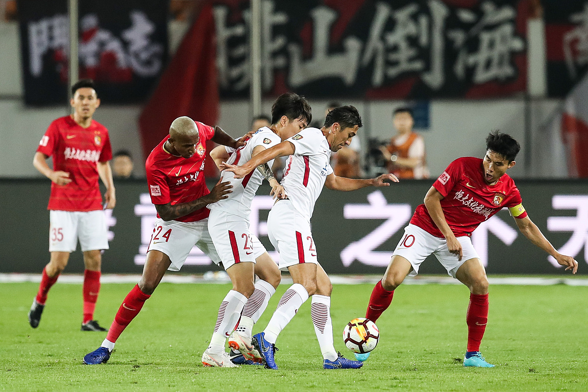 2018中超第28轮:广州恒大淘宝4-5上海上港
