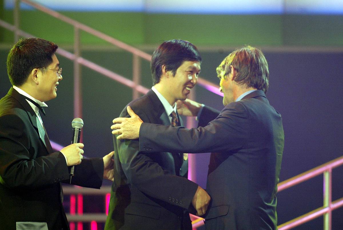 日语“壊れないように抱き締め”中文翻译：紧紧拥抱，不要坏掉