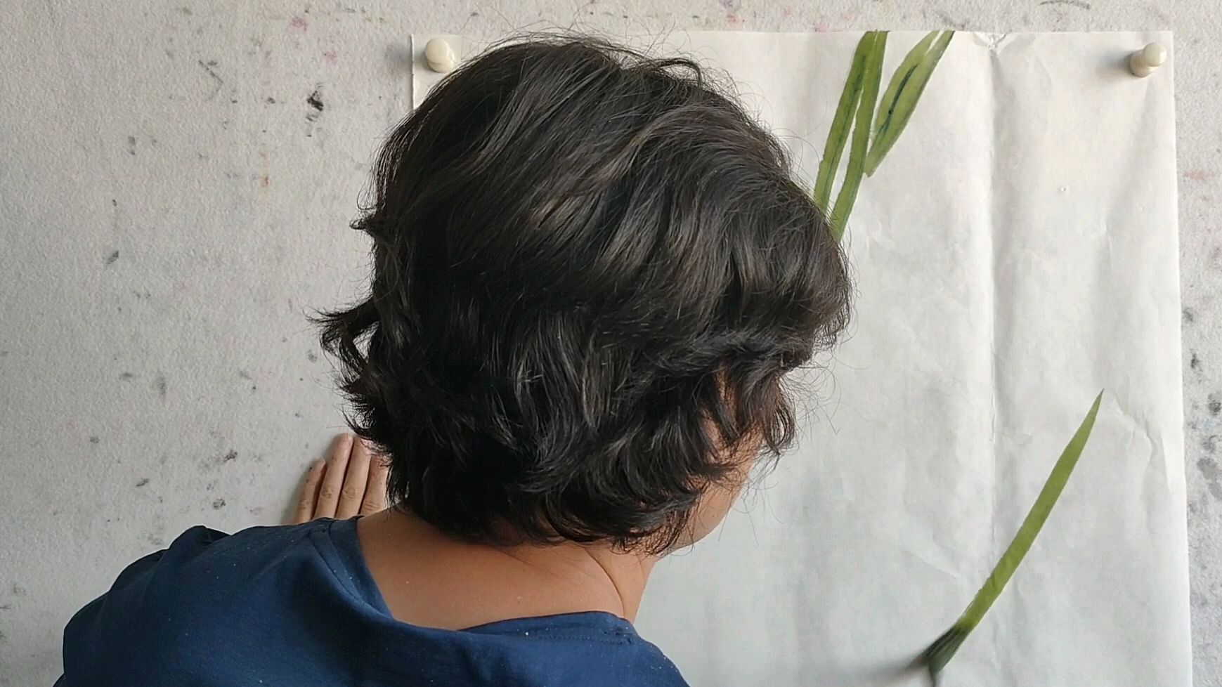 别以为我只会拿锄头种菜种瓜,我一样也可以拿起笔杆子画画。