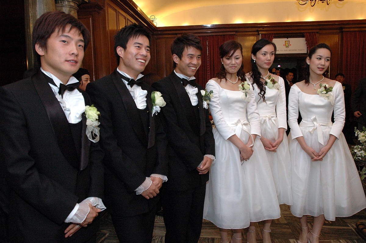 写一段伴娘祝福新娘结婚的文案新娘是伴娘的妹妹