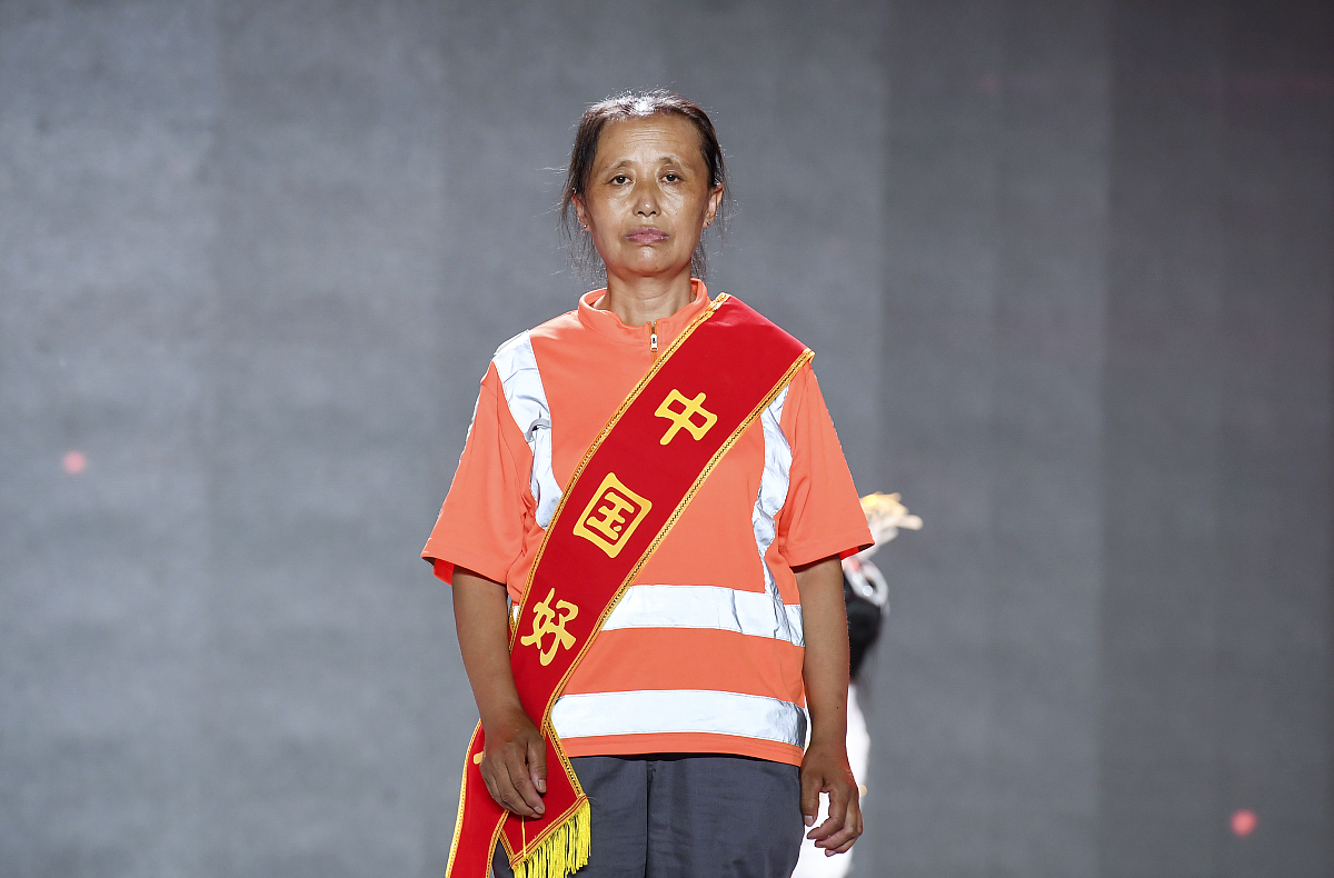 有男朋友了但是对另一个男生感兴趣 是不是很不道德