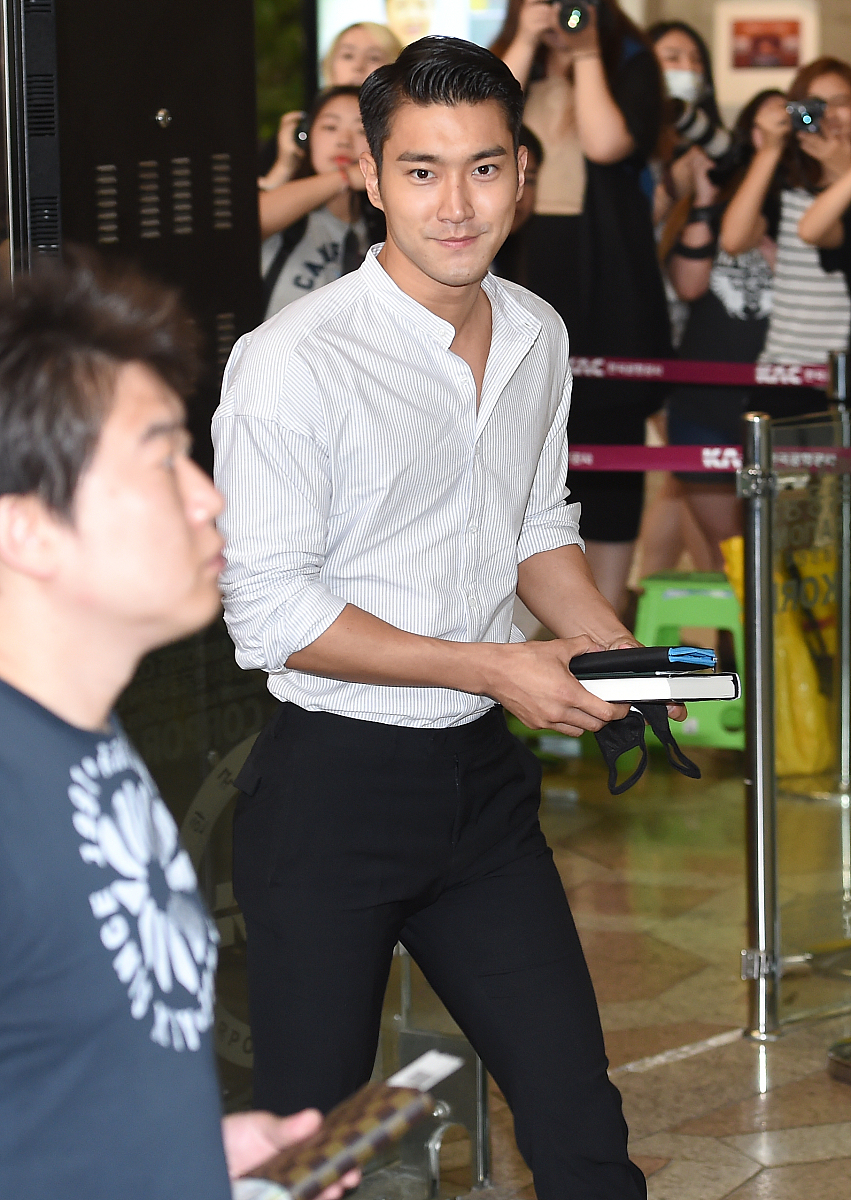 2015年7月6日讯,首尔,当地时间7月4日,sm娱乐公司旗下明星赴日本办演