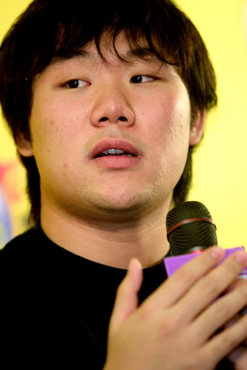 2007年10月9日,辽宁沈阳,有着"音乐神童"之称的张伯宏宣传首张专辑《
