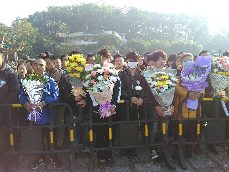 悼念周奇：游泳意外，悲痛欲绝