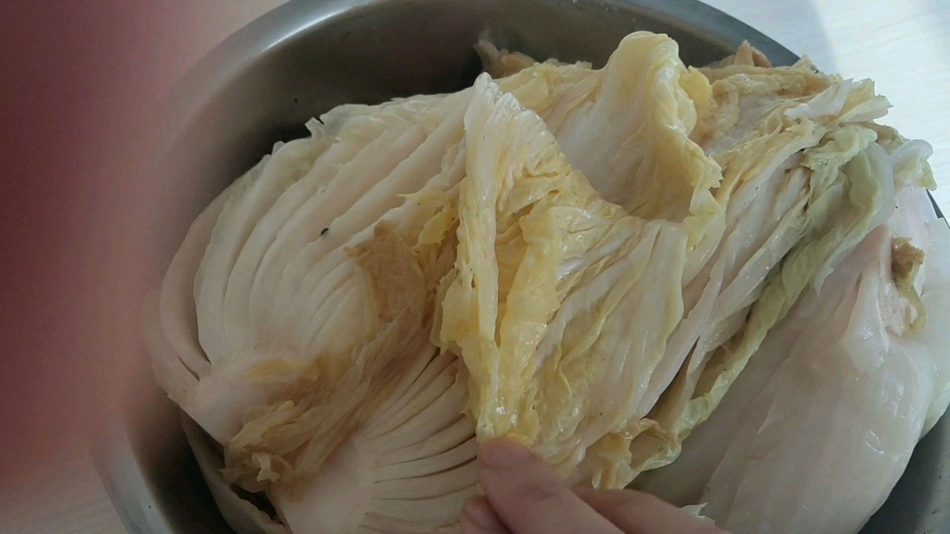 “酸菜汆白肉”怎样做才好吃,老苏教你2个窍门,做法简单又好吃