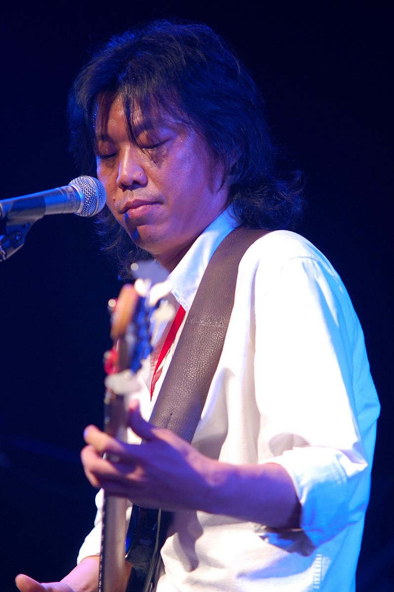 2008年5月22日,北京,"超越那一天"赈灾演唱会举行.子曰乐队+++_+++超