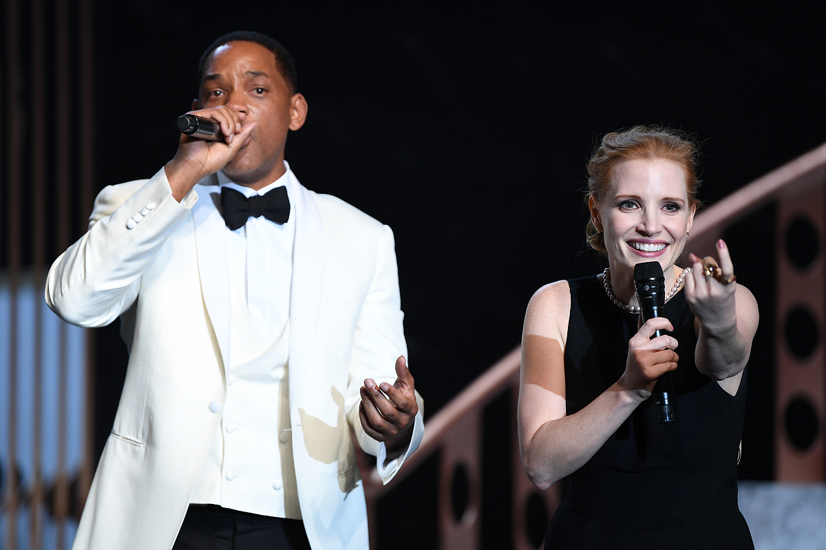 cap d'antibes, france - may 25:  uma thurman and will smith spea