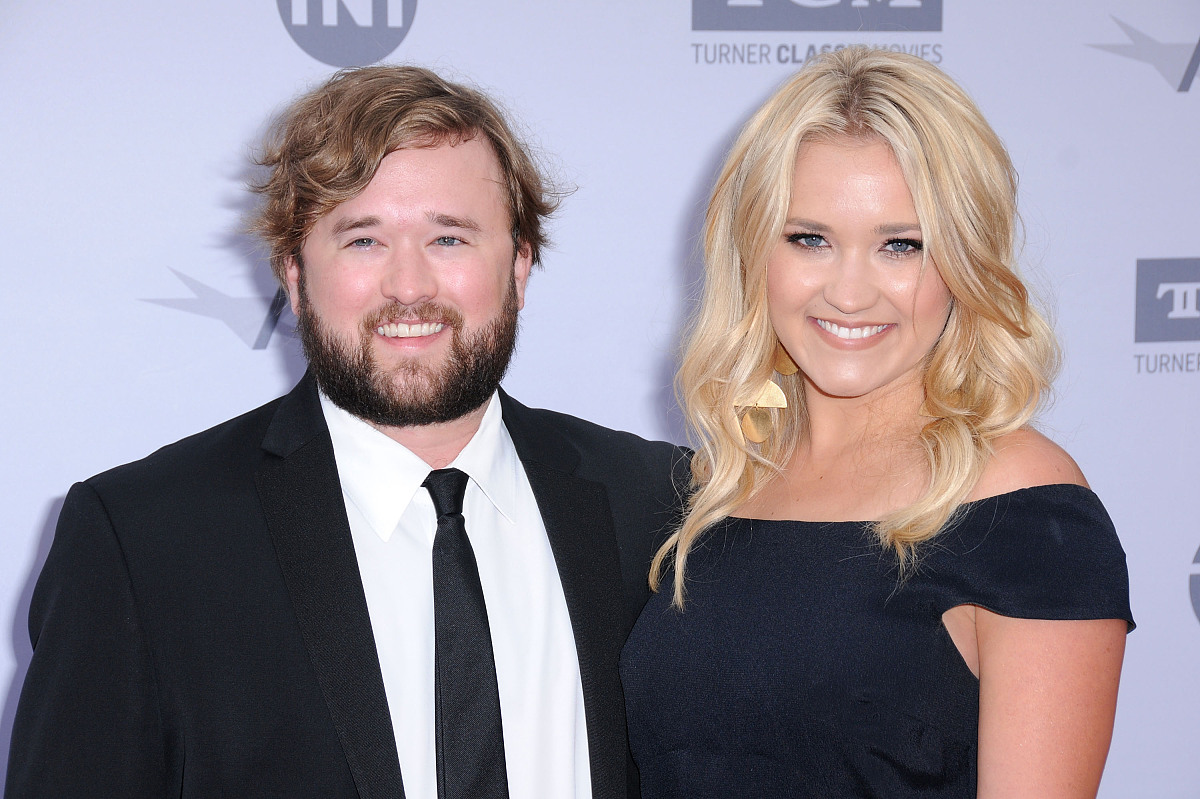 有一些玩家把外挂成为坚持和努力请结合游戏和人生说一说坚持和努力这个名字起在外挂上有什么寓意？