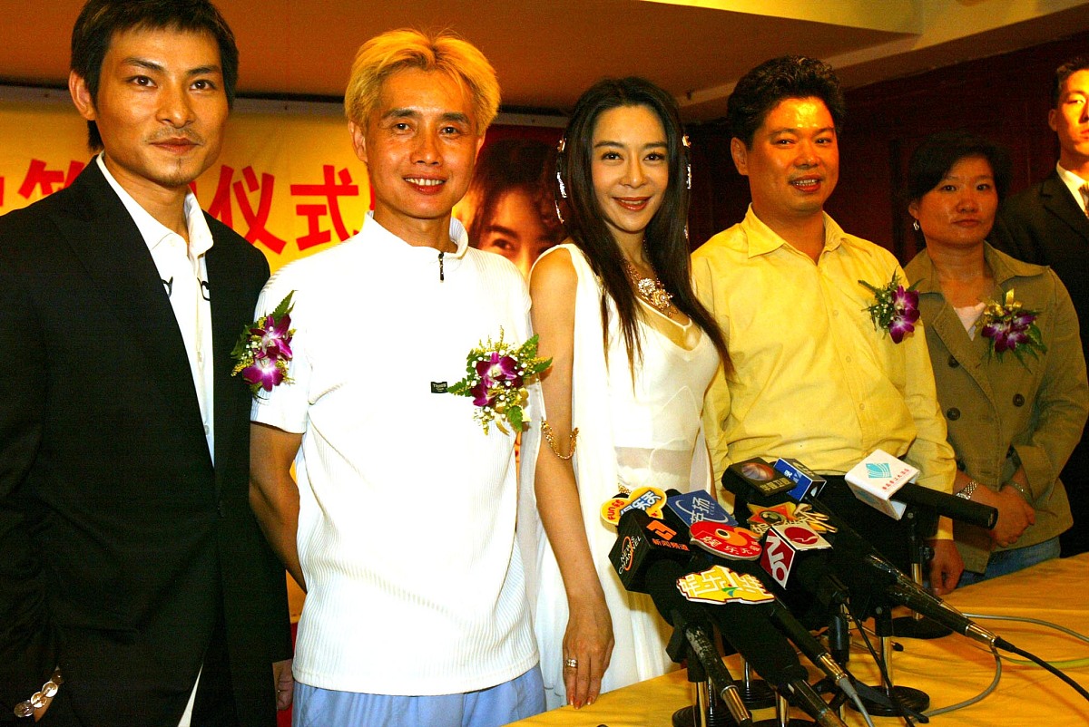 2005年6月9日,广州,刘德华前女友喻可欣的小说《情海星空--我和刘德华