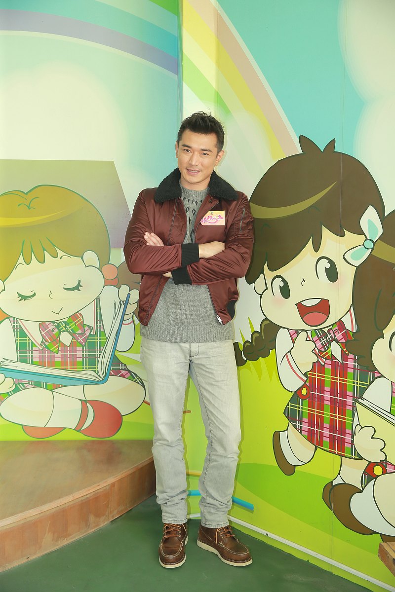 2016年1月30日,香港,tvb节目《凑仔攻略》进行外景拍摄***_*** , 黄长