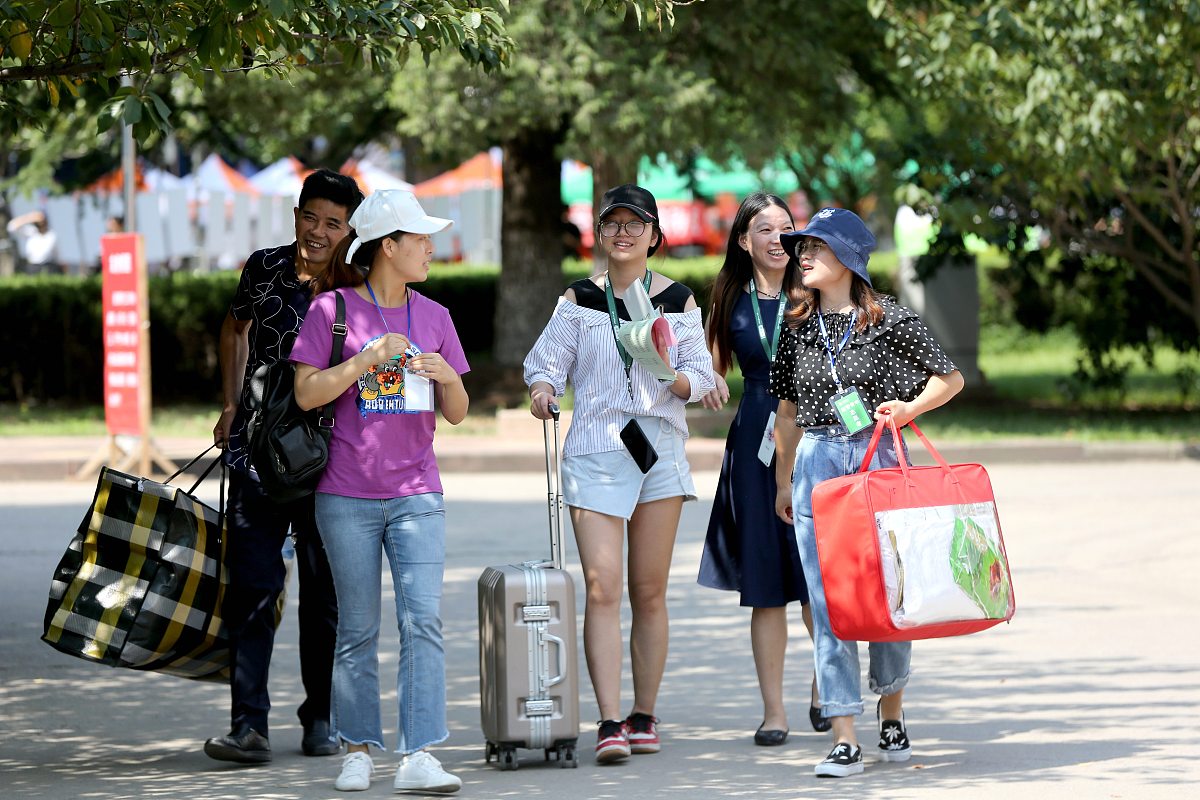 山东省文登师范学校招生电话_招生咨询_学费_住宿