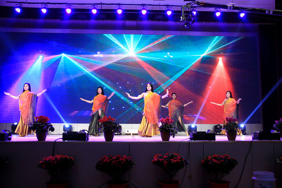 2023年新生员工准备晚会节目策划2个小时时间