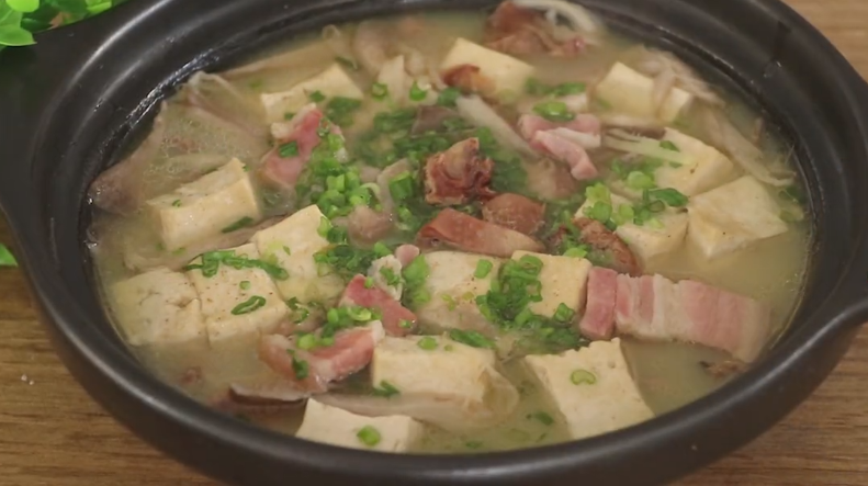 教你用河蚌、豆腐、咸肉做一锅鲜,营养又美味,一大盘都不够吃