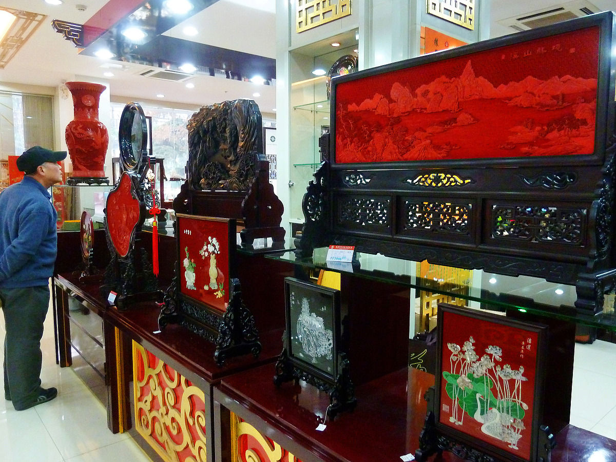 ***_***2012年12月8日,南京,"扬州玉器,漆器,刺绣,剪纸"珍品展"展扬州