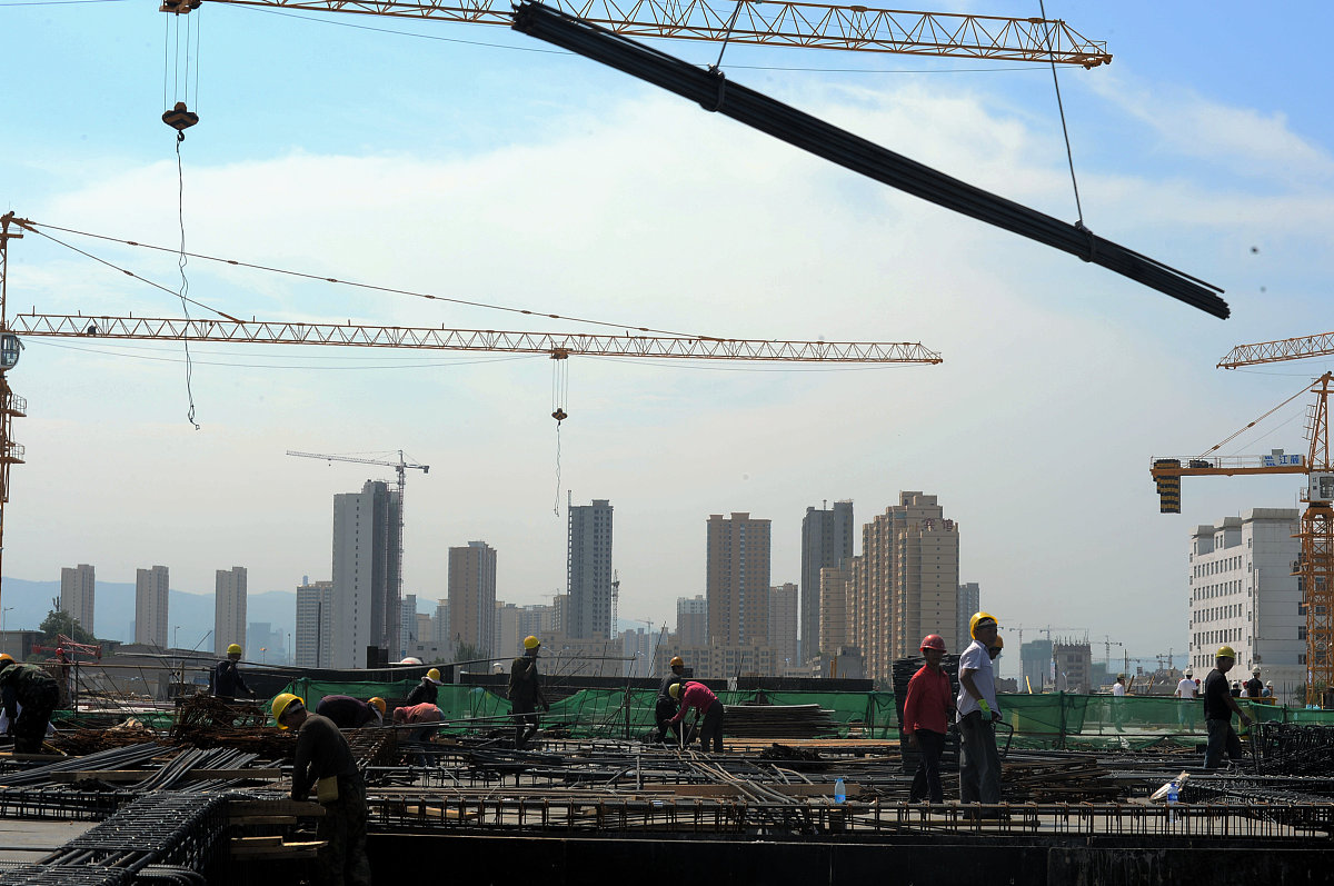 编制招标工程量清单时拟定常规施工组织设计时需注意的问题是 。A、完善现场踏勘资料B、拟定施工顺序C、估算整体工程量D、拟定施工进度计划E、拟定施工总方案