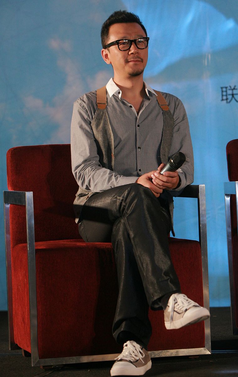 2010年7月22日,北京,电影《万有引力》关机仪式.***_***郭涛+++_+++万
