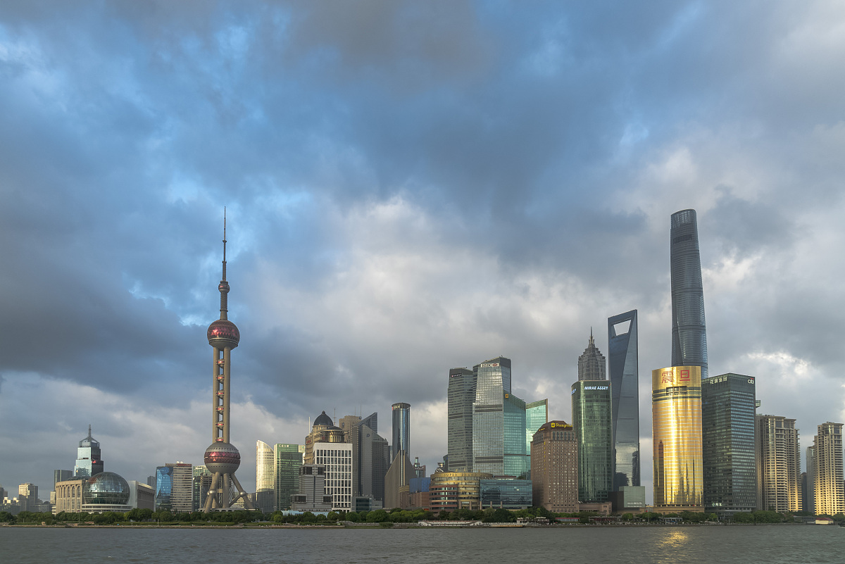 假设你是一位土木工程专业的在读学生请你写一篇去到综合体育馆建设认识实习的的实习日记进行总结对施工场地各个组成部分细分分析