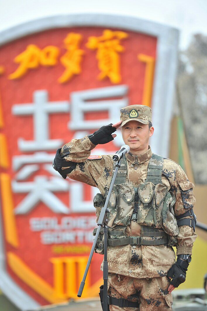 帮我写一段战狼的解说文案。