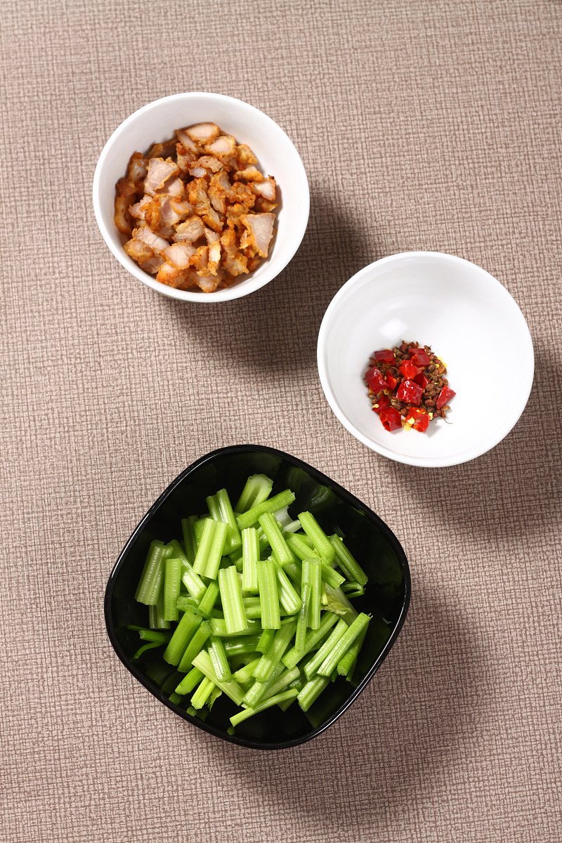 写一份芹菜香干炒肉外卖好评