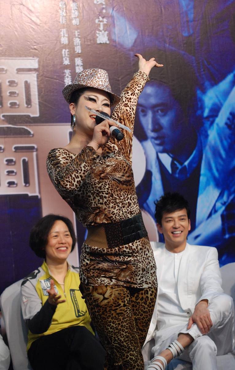 2010年4月27日,杭州,电影《a面b面》举行演员见面会.***_***芙蓉姐姐+