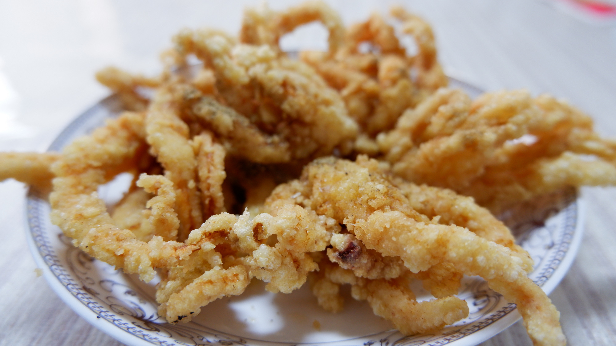 这样做的鱿鱼须酥软好吃,做几个当零食吃也不错,做起来也简单!
