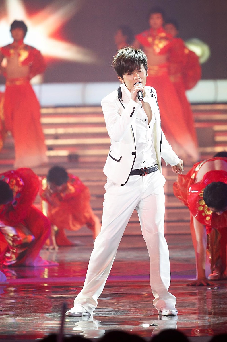 菏泽艺术职业中等专业学校招生专业：音乐、舞蹈、美术、表演