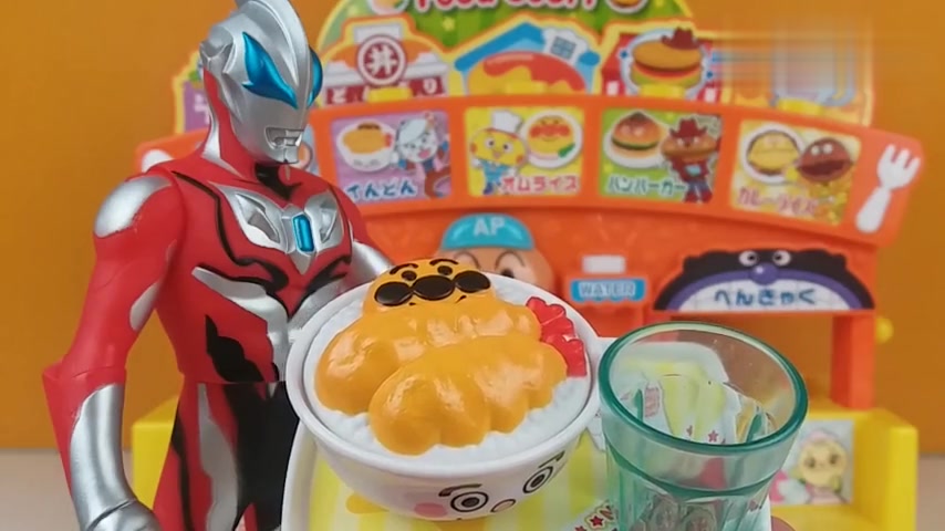 艾克斯奥特曼捷德奥特曼去究极赛罗面包超人快餐店吃饭