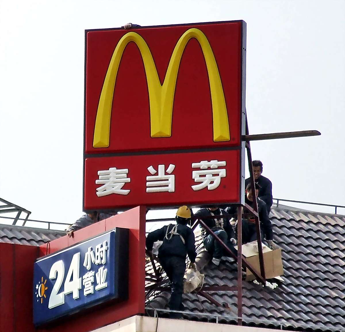 有哪些著名的公关危机是因为企业的广告导致的？