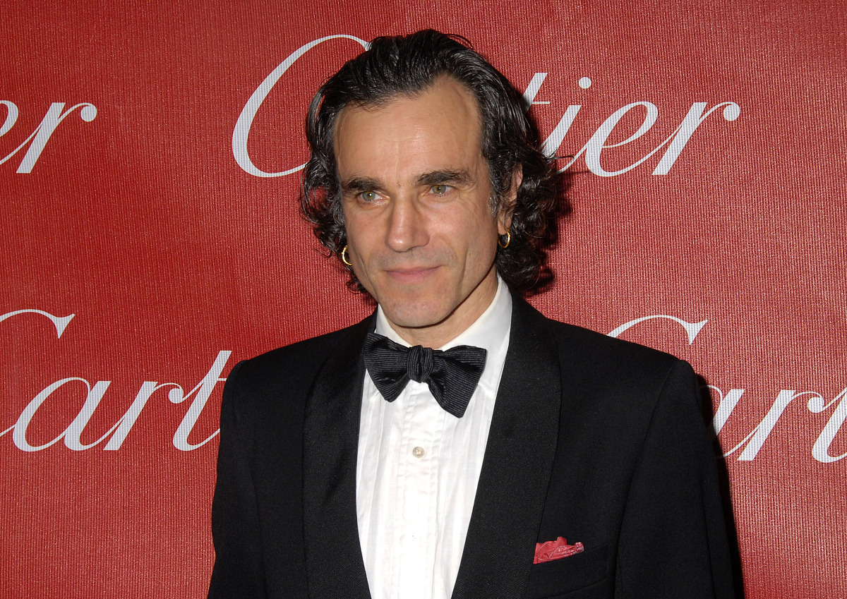 actor   daniel   day-lewis   arrives   at   the   2008   palm   