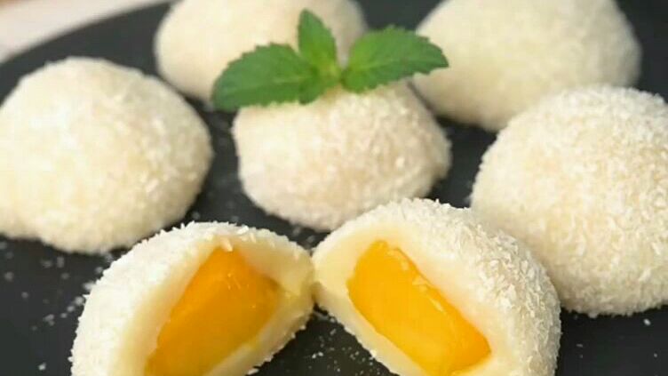 可爱小姐姐制作网红芒果糯米糍粑全过程,无隐私