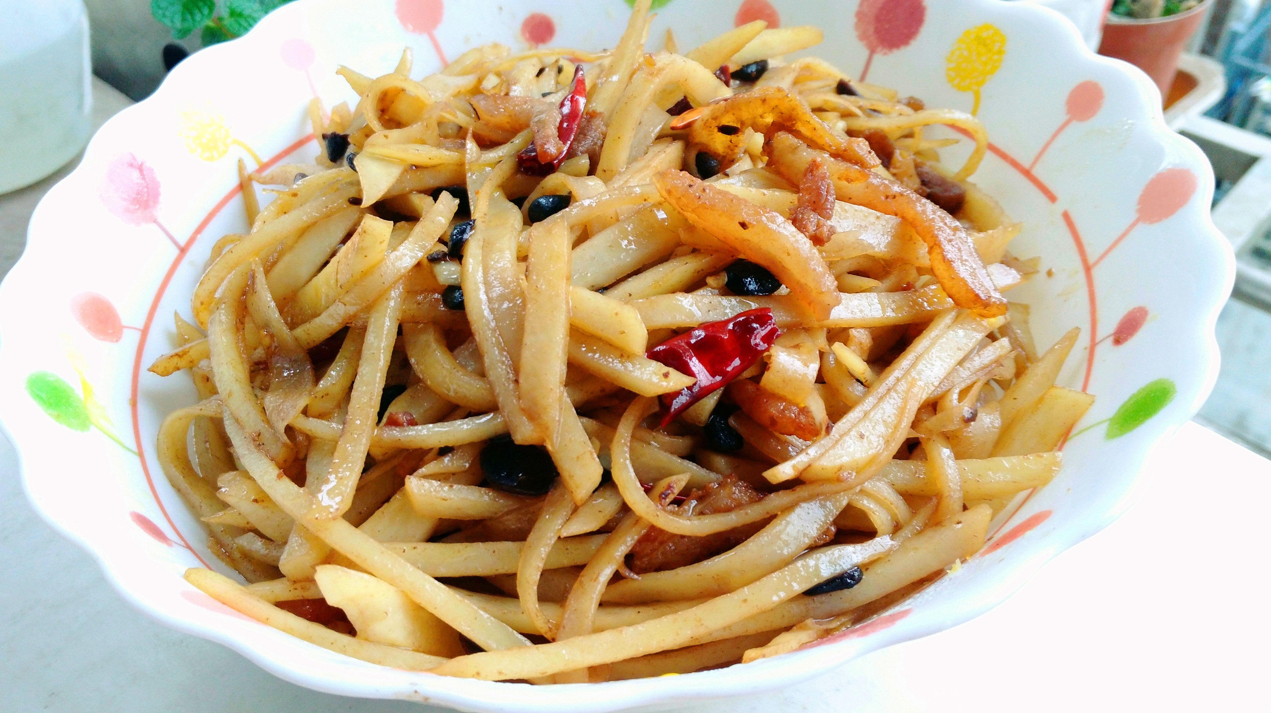 家常小炒土豆肉丝这样做,更香更下饭,好吃的美食佳肴!