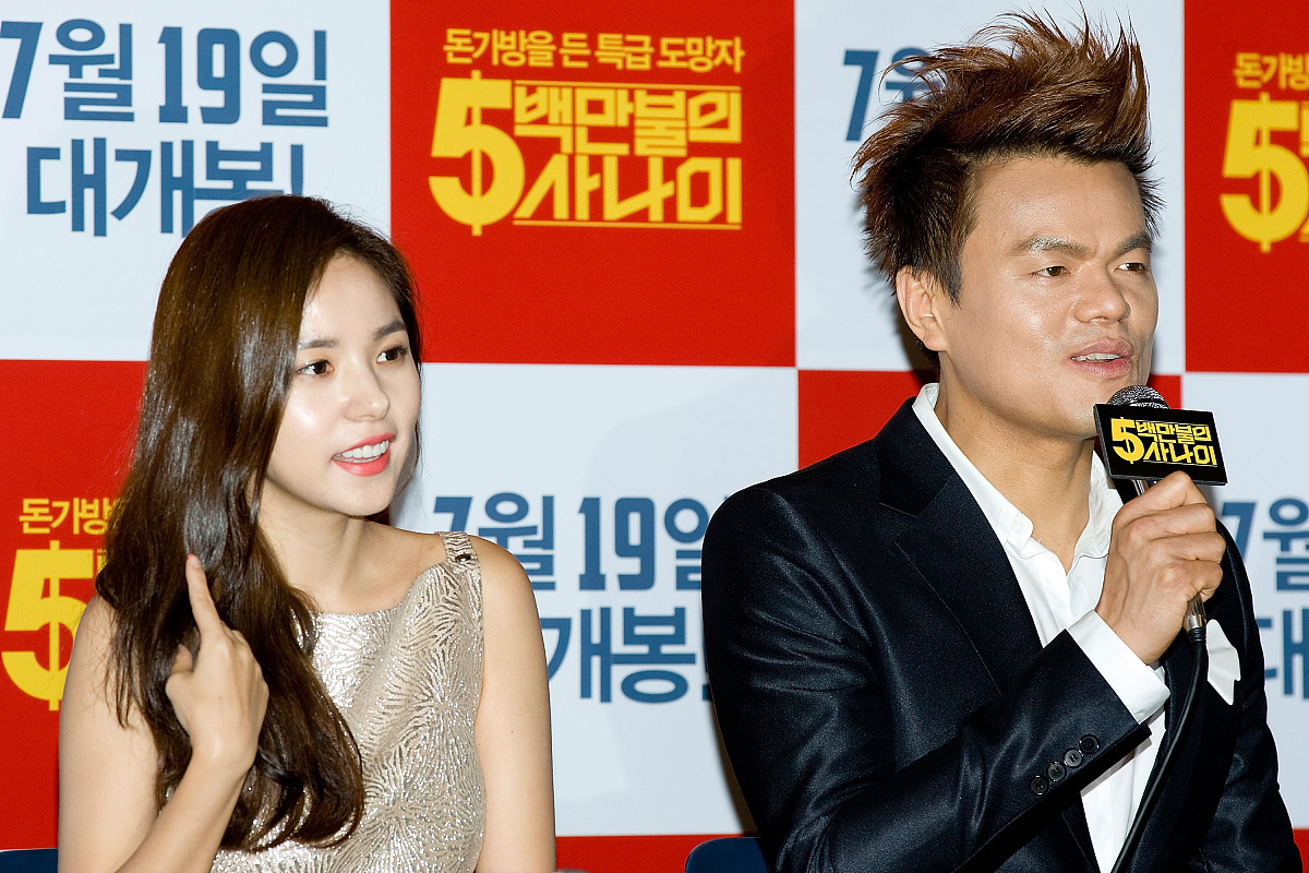***_***闵孝琳  朴振英  seoul, south korea - july 11:  (l-r) sout