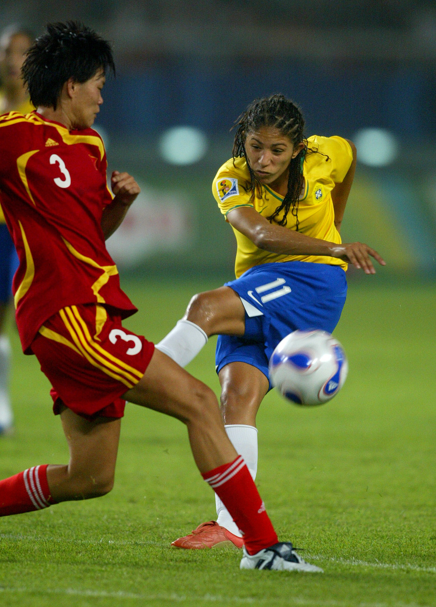 2007年9月15日,湖北武汉,2007女足世界杯d组小组赛,中国0-4不敌巴西.