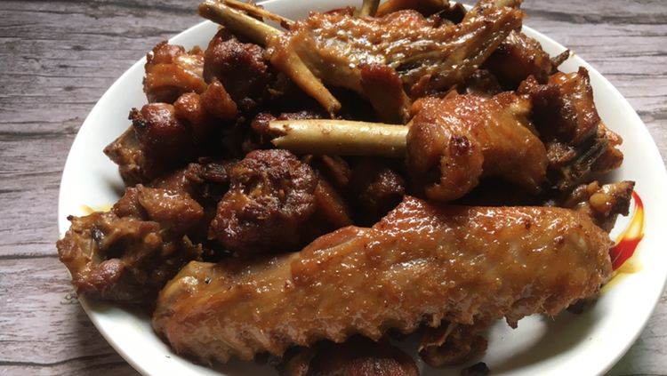 自从知道了鸭肉这样做,我家隔三差五做一次,出锅太香了!