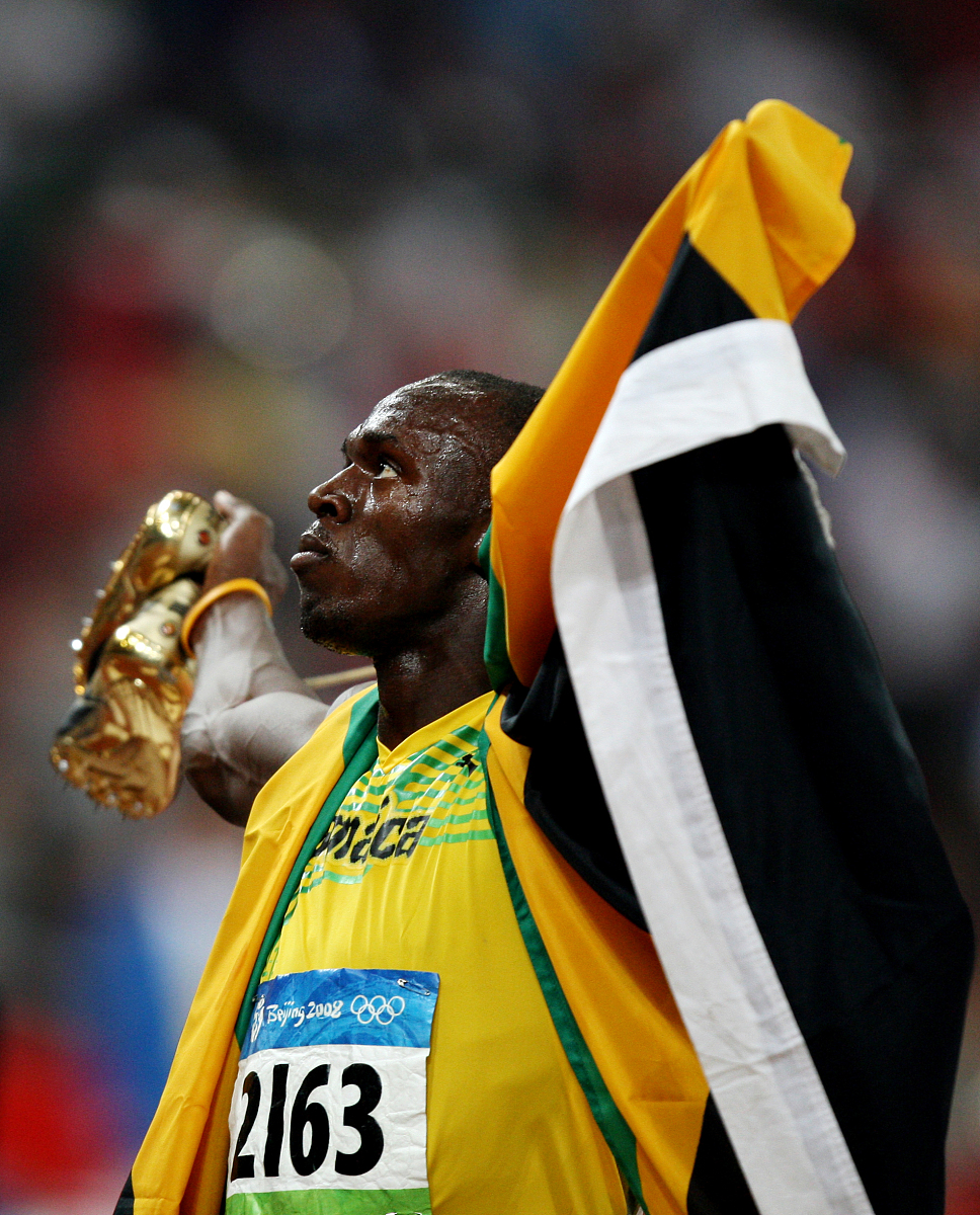 jamaica's usain bolt celebrates after winning the men's 200m fin