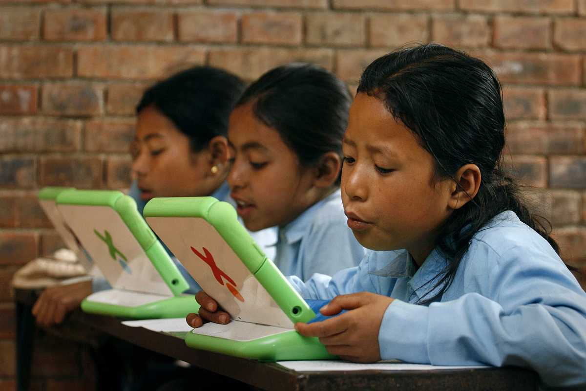 大学旷课检讨书范文：真诚道歉，积极改进