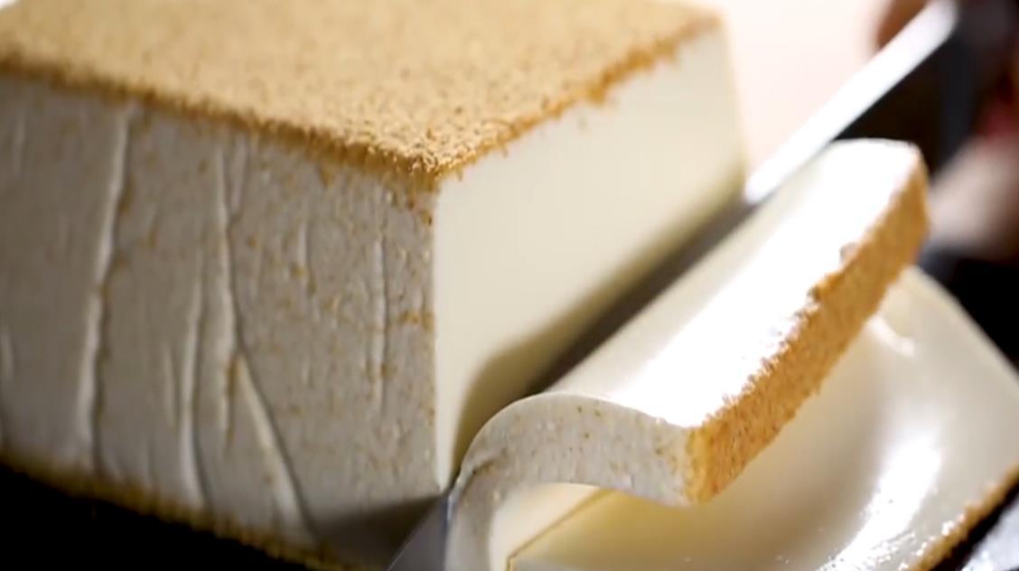 比生巧还绵软的芝士蛋糕,像在吃云朵一样,免费教程在这里哦