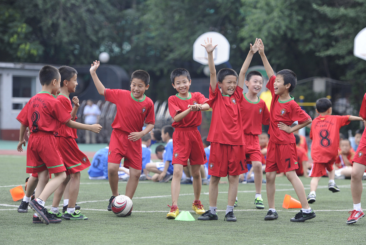 结构化教学体系激发运动兴趣，让学生在课堂内外健康成长