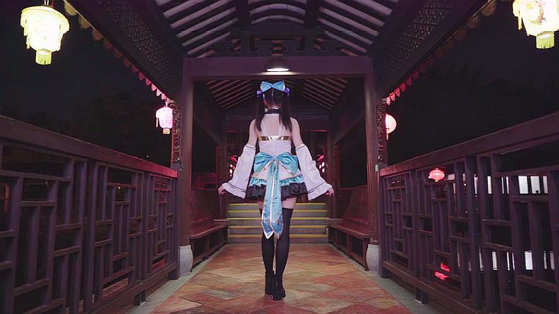 [图]校花cosplay跳宅舞,音乐是「神諭法則」,你们觉得她跳得好吗?