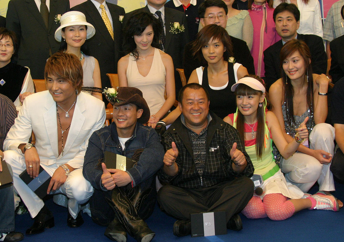 2004年5月29日,倍受关注的电视剧粉红女郎2《摇摆女郎》在上海举行开